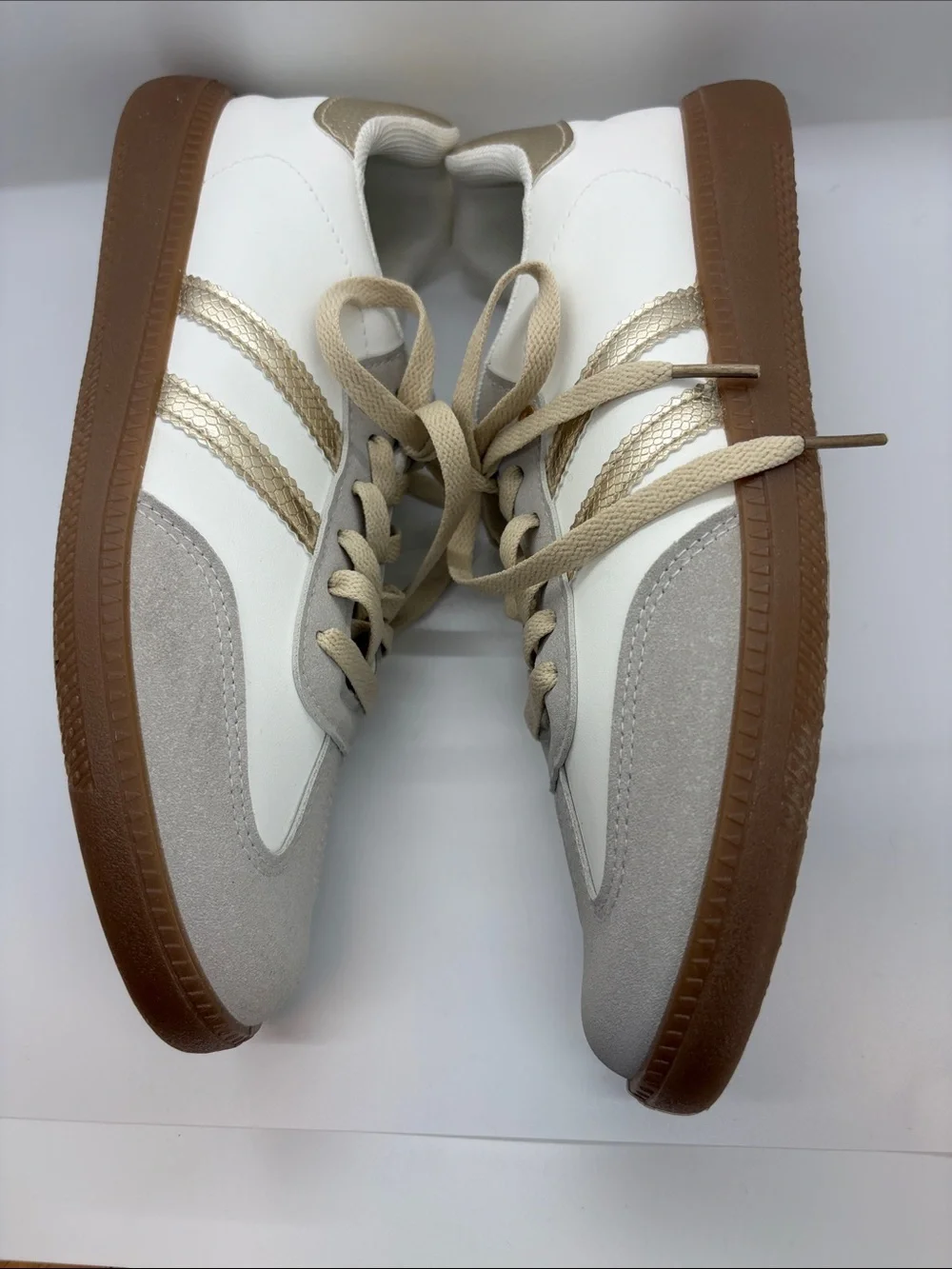 N/A versatile white